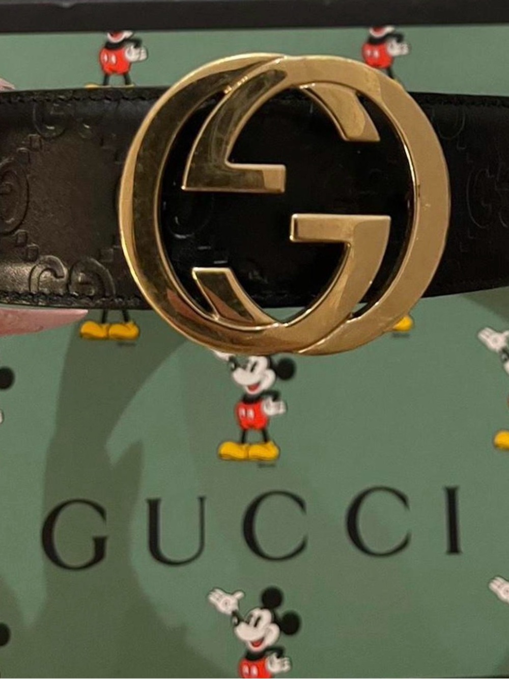 Gucci Black Leather Interlocking G Gold Buckle Belt - Picture 2 of 4